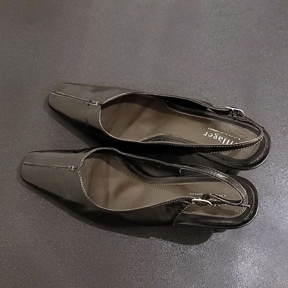 VILLAGER A LIZ CLAIBORNE COMPANY QUEBEC POINTED TOE SLIP-ON SLINGBACK SANDALS - Picture 6 of 16